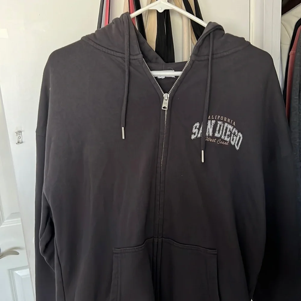 Jacket - Picture 1 of 3